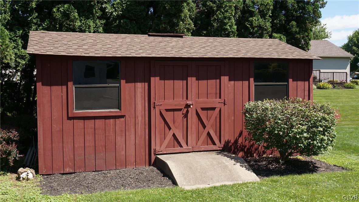 1150 Place Road Bethlehem, PA 18017 - Photo 9 of 44 Gallery Image 9