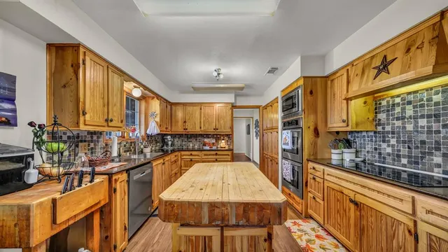 $2,500,000 | 1003 Lamkin Road, Mineral Wells, TX 76067