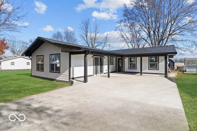 $189,900 | 804 South Albany Street, Selma, IN 47383