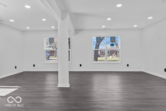 $189,900 | 804 South Albany Street, Selma, IN 47383