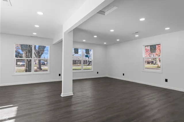 $189,900 | 804 South Albany Street, Selma, IN 47383