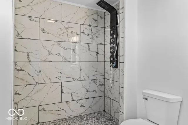 $189,900 | 804 South Albany Street, Selma, IN 47383