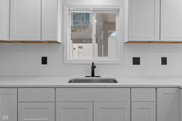 $189,900 | 804 South Albany Street, Selma, IN 47383