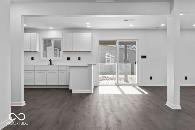 $189,900 | 804 South Albany Street, Selma, IN 47383