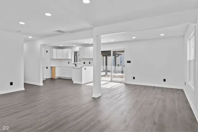 $189,900 | 804 South Albany Street, Selma, IN 47383