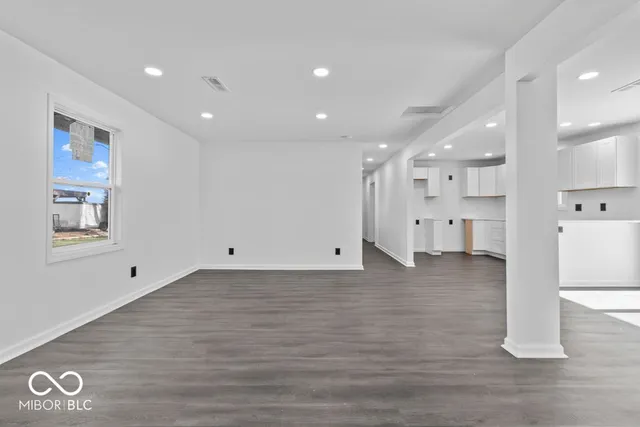 $189,900 | 804 South Albany Street, Selma, IN 47383