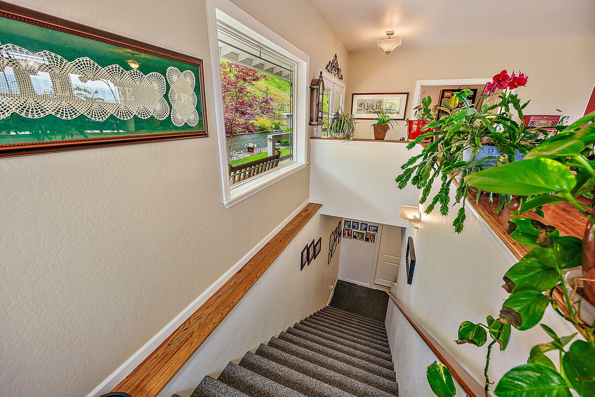 1011 Wren Ridge Drive Eagle Point, OR 97524 - Photo 65 of 89 Stairway to Lower Level