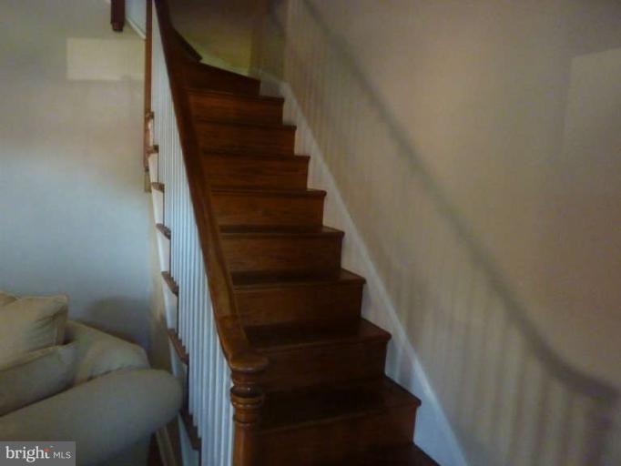 619 Stamford Road Baltimore, MD 21229 - Photo 7 of 17 a view of entryway