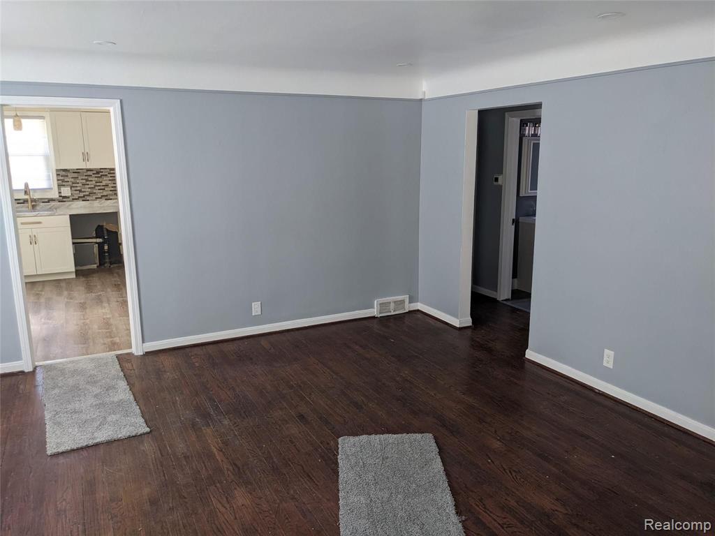 10033 Patton Street Detroit, MI 48228 - Photo 10 of 28