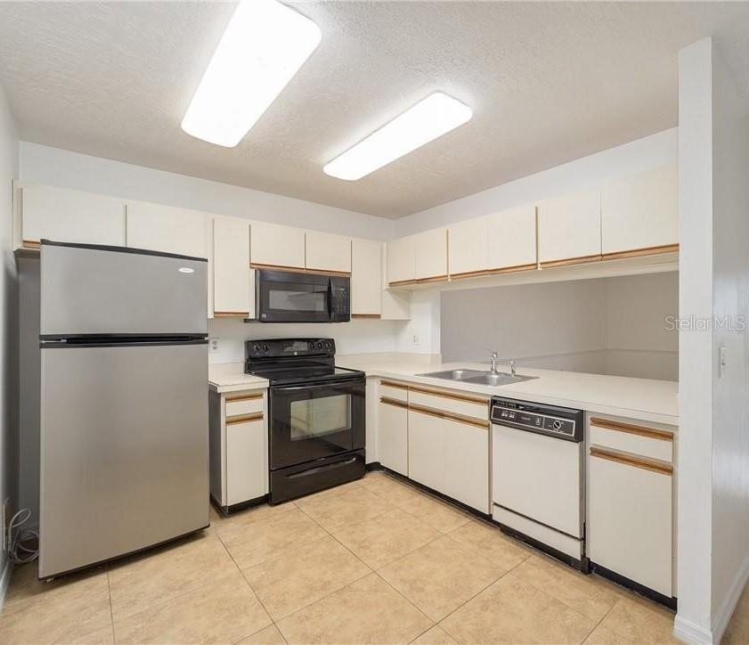2437 Southwest 20th Court Ocala, FL 34471 - Photo 6 of 15