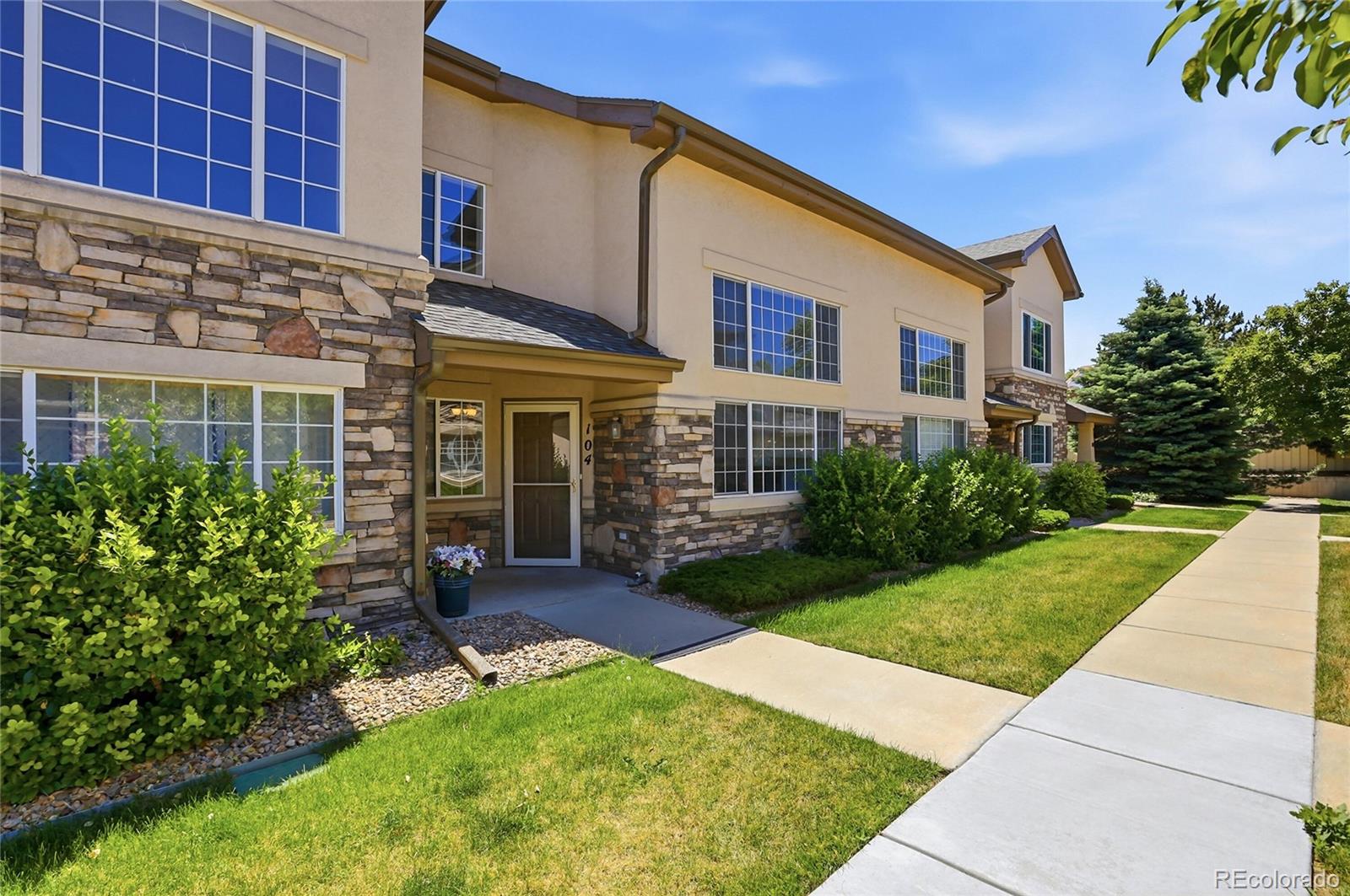 1435 South Chambers Road, Unit 104 Aurora, CO 80017 - Photo 4 of 31