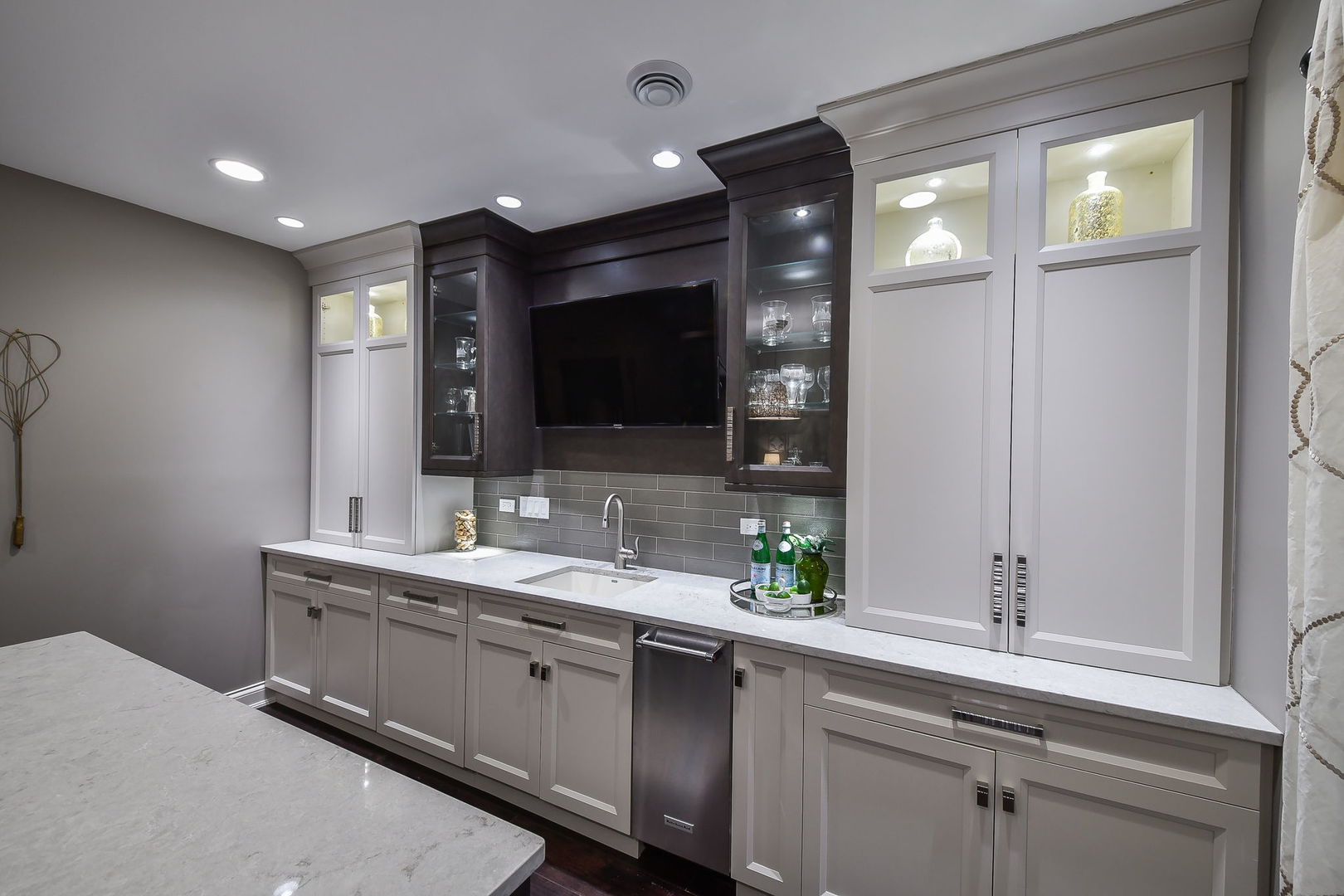 39-w914 Kellar Square Geneva, IL 60134 - Photo 48 of 68 a spacious bathroom with a double vanity sink and mirror
