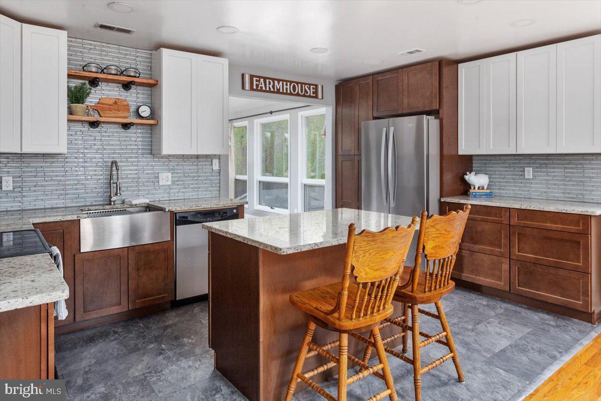 24 Johnson Road Pasadena, MD 21122 - Photo 3 of 6 Gallery Image 3