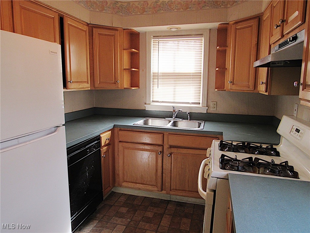 4066 Eastway Road South Euclid, OH 44121 - Photo 4 of 22
