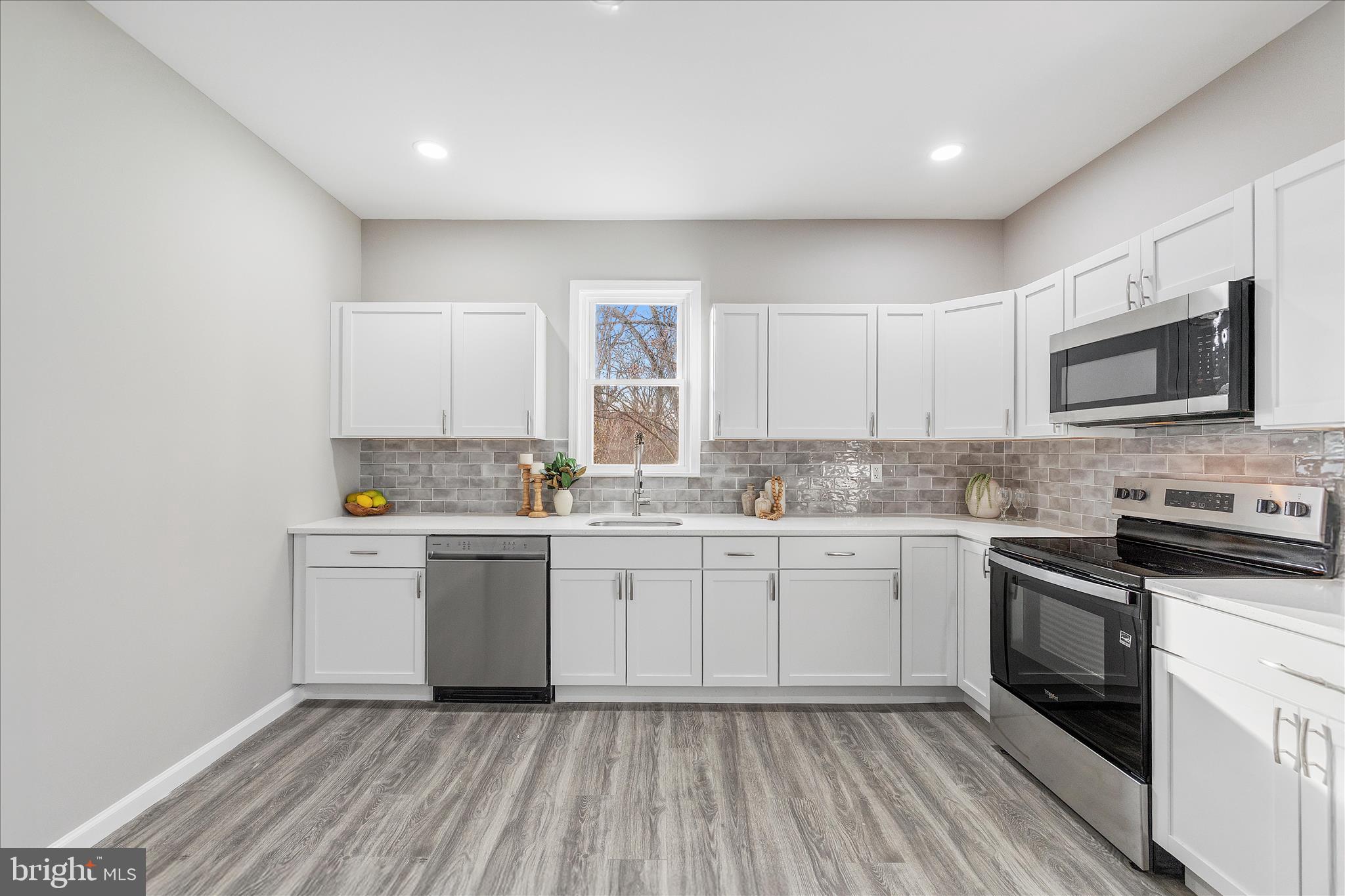 806 Forest Road Baltimore, MD 21239 - Photo 3 of 39 Gallery Image 3