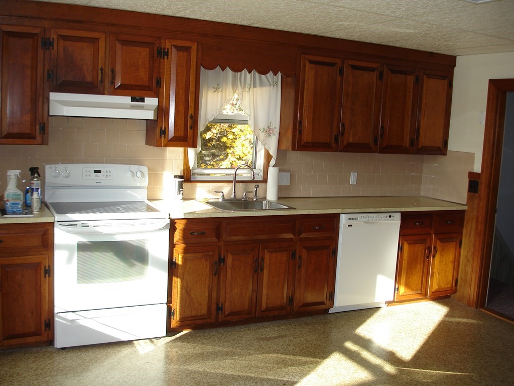 23 Rice Street Marlborough, MA 01752 - Photo 17 of 20 Gallery Image 17