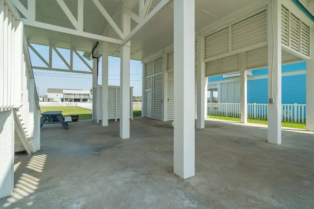 $3,200 | 21822 Termini-San Luis Pass Road, Galveston, TX 77554