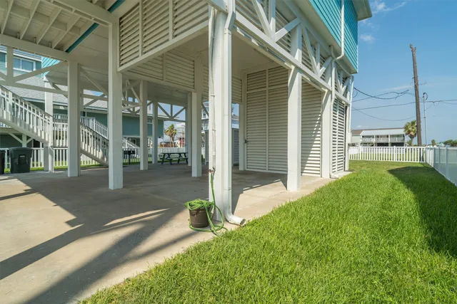 $3,200 | 21822 Termini-San Luis Pass Road, Galveston, TX 77554