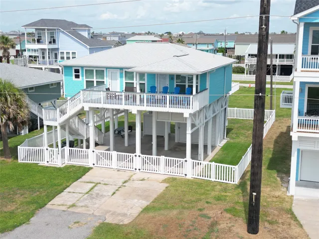$3,200 | 21822 Termini-San Luis Pass Road, Galveston, TX 77554