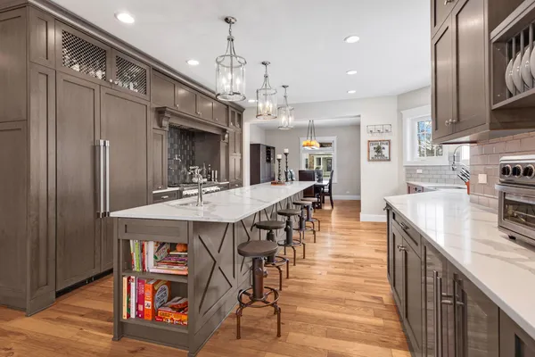 $2,390,000 | 205 West Cook Avenue, Libertyville, IL 60048