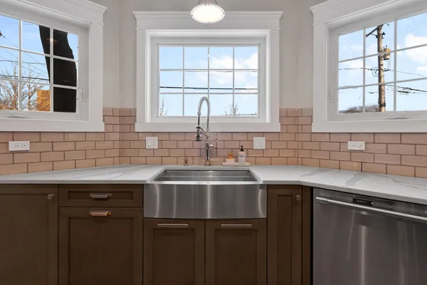 $2,390,000 | 205 West Cook Avenue, Libertyville, IL 60048