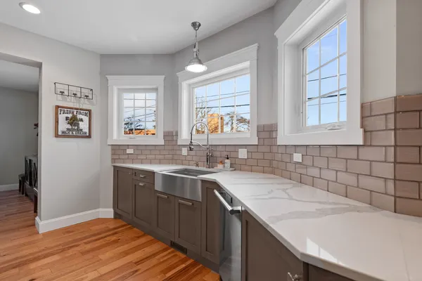 $2,390,000 | 205 West Cook Avenue, Libertyville, IL 60048