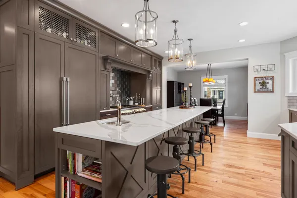 $2,390,000 | 205 West Cook Avenue, Libertyville, IL 60048