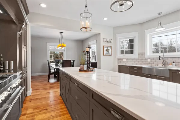 $2,390,000 | 205 West Cook Avenue, Libertyville, IL 60048