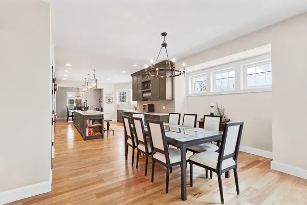 $2,390,000 | 205 West Cook Avenue, Libertyville, IL 60048