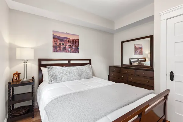 $2,390,000 | 205 West Cook Avenue, Libertyville, IL 60048