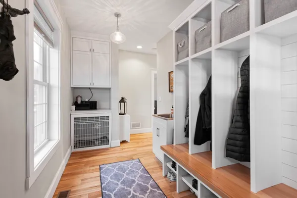 $2,390,000 | 205 West Cook Avenue, Libertyville, IL 60048