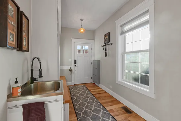 $2,390,000 | 205 West Cook Avenue, Libertyville, IL 60048
