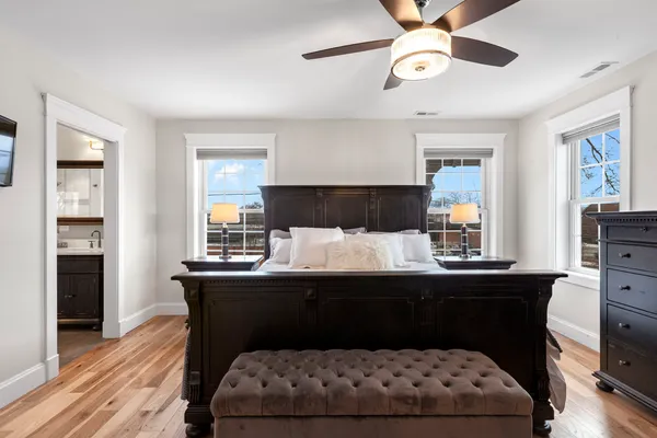 $2,390,000 | 205 West Cook Avenue, Libertyville, IL 60048