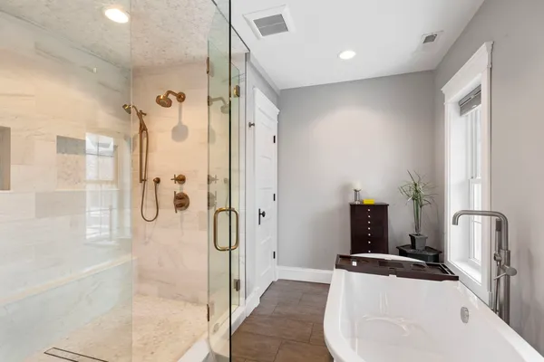$2,390,000 | 205 West Cook Avenue, Libertyville, IL 60048