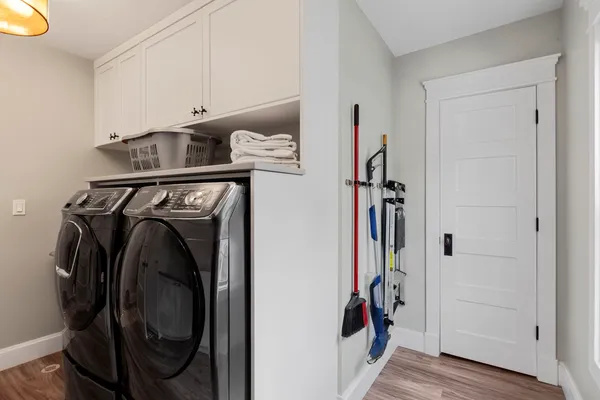 $2,390,000 | 205 West Cook Avenue, Libertyville, IL 60048