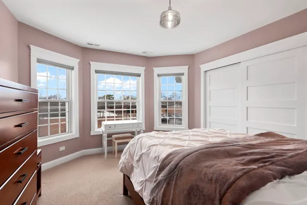 $2,390,000 | 205 West Cook Avenue, Libertyville, IL 60048