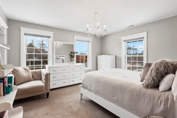 $2,390,000 | 205 West Cook Avenue, Libertyville, IL 60048