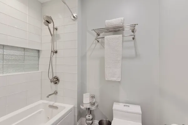 $2,390,000 | 205 West Cook Avenue, Libertyville, IL 60048