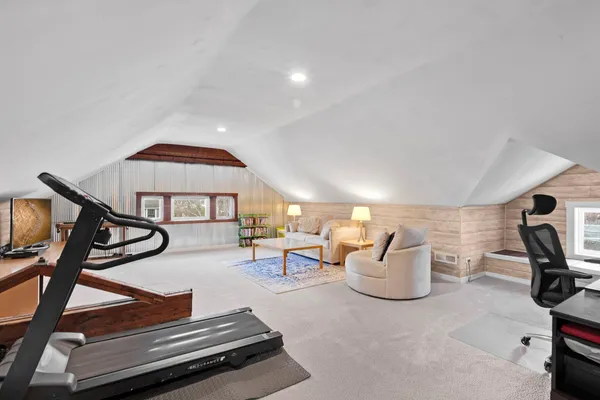 $2,390,000 | 205 West Cook Avenue, Libertyville, IL 60048