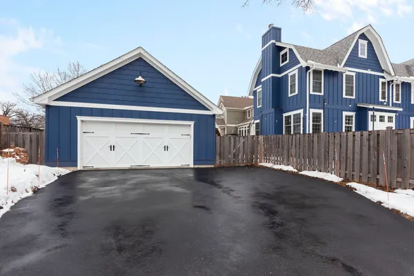 $2,390,000 | 205 West Cook Avenue, Libertyville, IL 60048