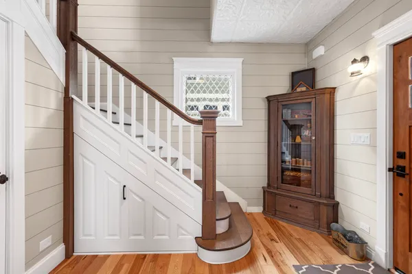 $2,390,000 | 205 West Cook Avenue, Libertyville, IL 60048