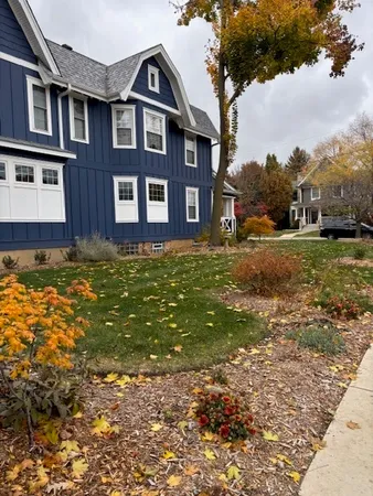 $2,390,000 | 205 West Cook Avenue, Libertyville, IL 60048