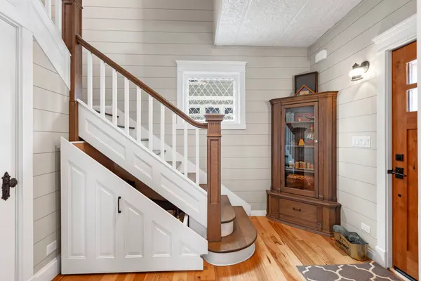 $2,390,000 | 205 West Cook Avenue, Libertyville, IL 60048