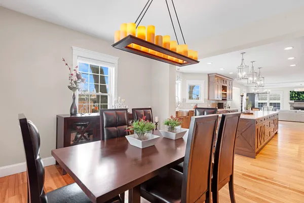 $2,390,000 | 205 West Cook Avenue, Libertyville, IL 60048
