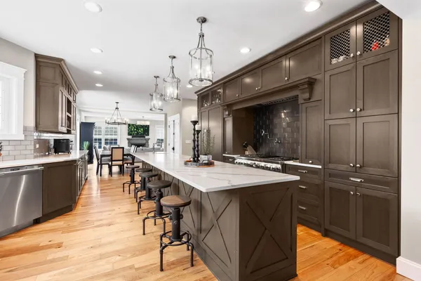 $2,390,000 | 205 West Cook Avenue, Libertyville, IL 60048