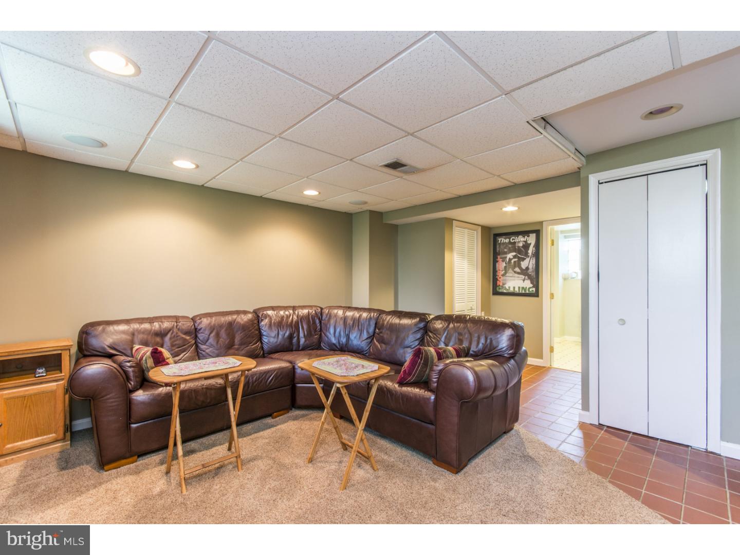 8616 Old Line Road Philadelphia, PA 19128 - Photo 15 of 19 Family Room