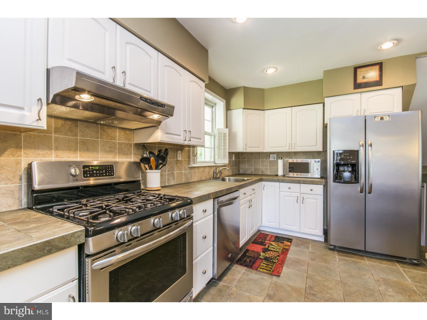 8616 Old Line Road Philadelphia, PA 19128 - Photo 6 of 19 Kitchen