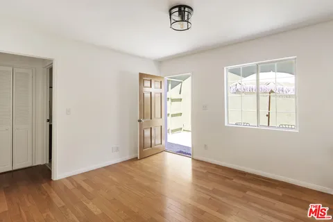 $1,399,000 | 1561 Carmona Avenue, Los Angeles, CA 90019