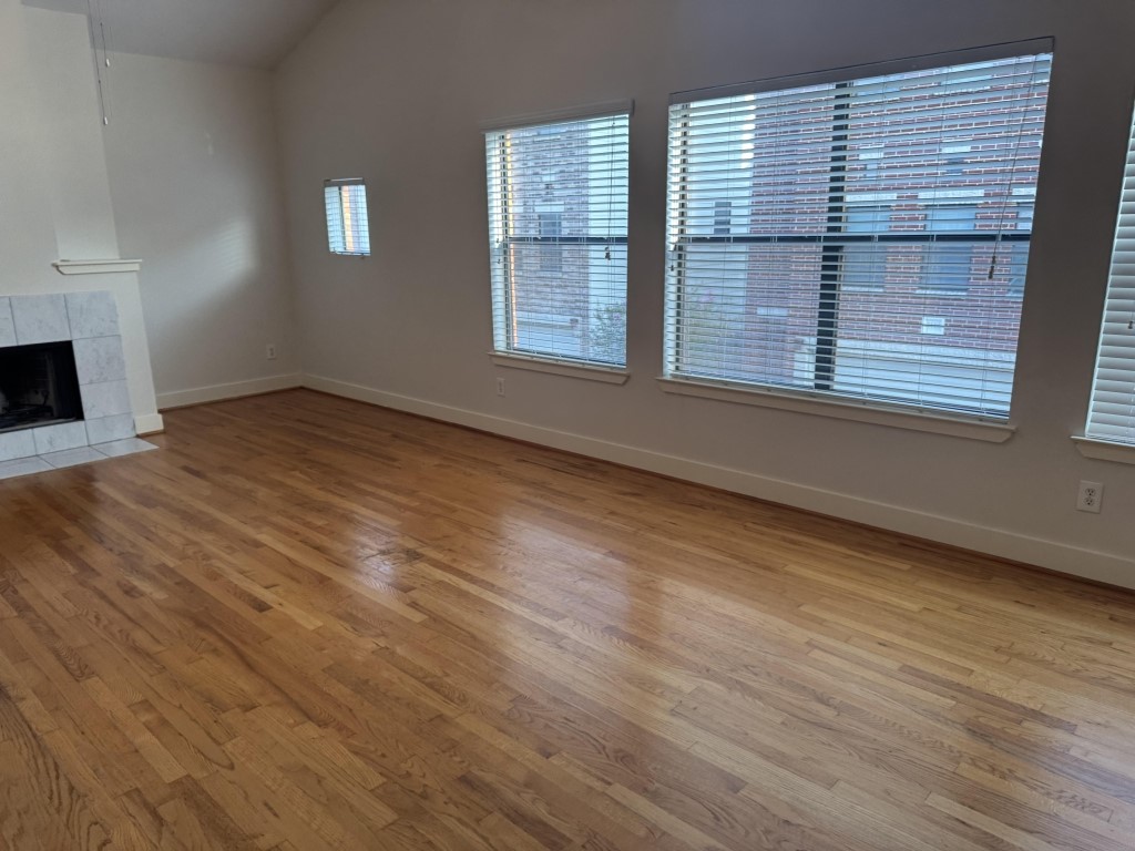 3417 Rolgom Pl Court Houston, TX 77021 - Photo 10 of 29