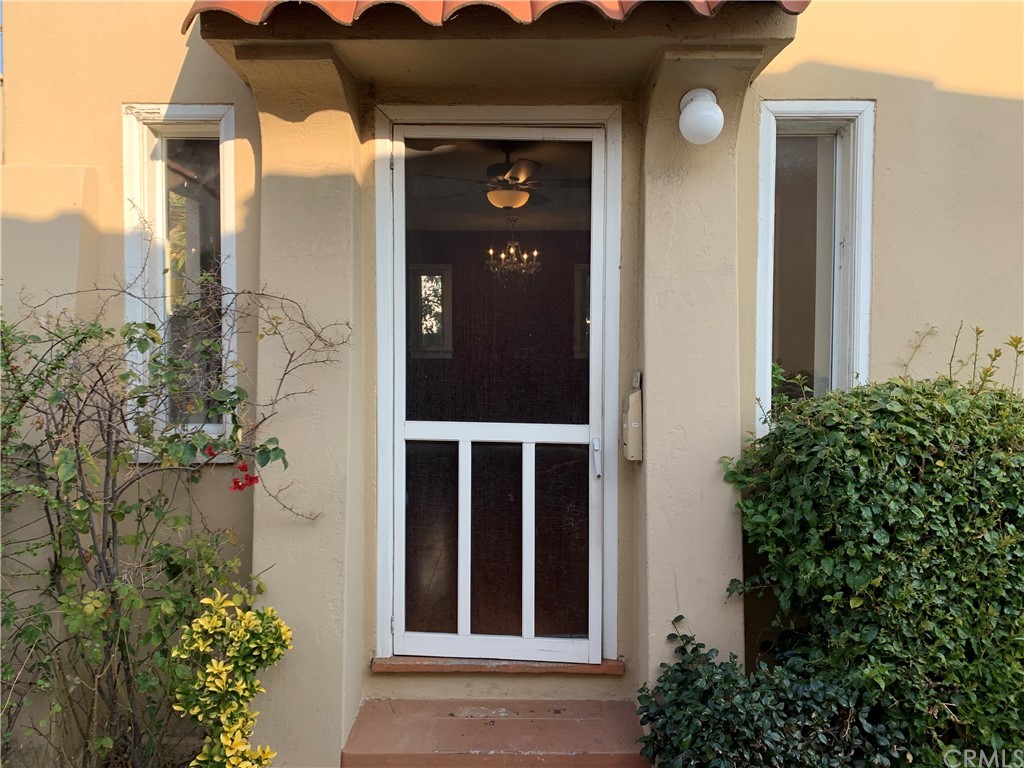 530 East Windsor Road Glendale, CA 91205 - Photo 2 of 15